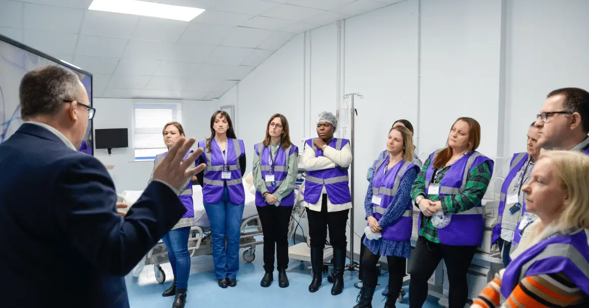 Image of a nurse visit in the ICU room